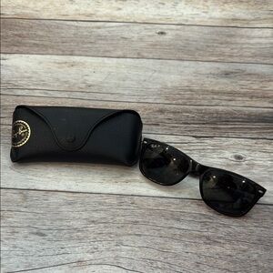 Ray-Ban Black 55mm New Wayferer Polarized Sunglasses